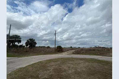 7025 Beaver Cir, Labelle, FL 33935 - Photo 1