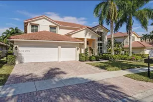 1633 Victoria Pointe Ln, Weston, FL 33327 - Photo 1