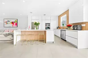 7827 NW 116th Ave, Doral, FL 33178 - Photo 1