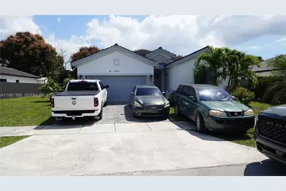 16869 SW 109th Pl, Miami, FL 33157 - Photo 1