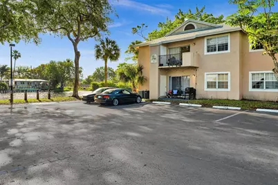 1701 NW 96th Ter #1C, Pembroke Pines, FL 33024 - Photo 1