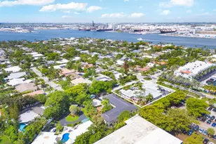 2323 SE 18th St, Fort Lauderdale, FL 33316 - Photo 1