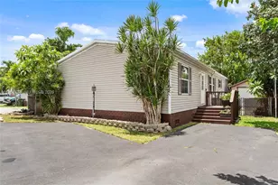 220 NE 12th Ave, Homestead, FL 33030 - Photo 1
