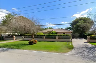 10621 SW 77th Ave, Pinecrest, FL 33156 - Photo 1