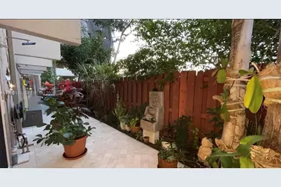 633 NE 2nd Ave #5, Fort Lauderdale, FL 33304 - Photo 1