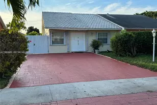 842 SW 89th Ave, Miami, FL 33174 - Photo 1