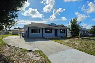 338 SW 8th Ave SW, Vero Beach, FL 32962 - Photo 1