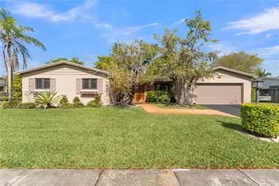 10020 SW 102nd Ave Rd, Miami, FL 33176 - Photo 1