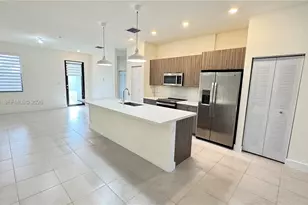 8005 NW 104th Ave, Doral, FL 33178 - Photo 1