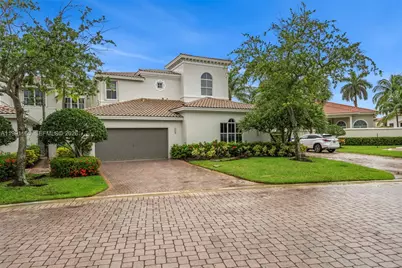 896 W Spinnaker Dr W #896, Hollywood, FL 33019 - Photo 1