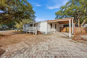 740 Bennett Ave, Labelle, FL 33935 - Photo 1