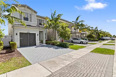 4910 NW 48th Ter, Tamarac, FL 33319 - Photo 1