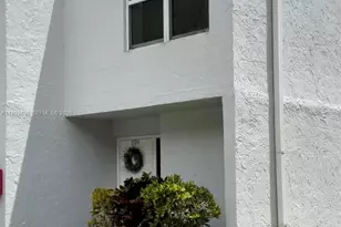 9421 Evergreen Pl, Davie, FL 33324 - Photo 1