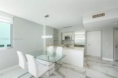 55 SE 6 St #1207, Miami, FL 33131 - Photo 1