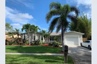 405 SE 4th Ter, Dania Beach, FL 33004 - Photo 1