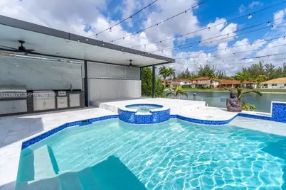 15763 SW 43rd St, Miami, FL 33185 - Photo 1