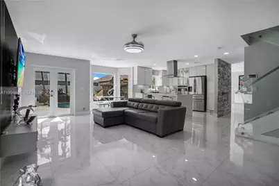 612 SW 179th Ave, Pembroke Pines, FL 33029 - Photo 1