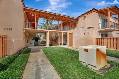 7241 Miami Lakes Dr #D14, Miami Lakes, FL 33014 - Photo 1