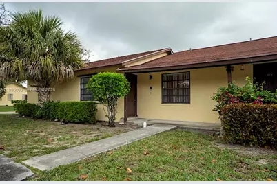 472 Glenwood Dr #472, West Palm Beach, FL 33415 - Photo 1