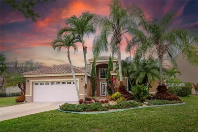 499 Cambridge Ln, Weston, FL 33326 - Photo 1