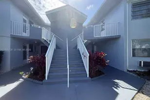 1663 NE Miami Gardens Dr, Miami, FL 33179 - Photo 1