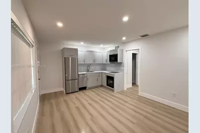 345 Michigan Ave #5, Miami Beach, FL 33139 - Photo 1