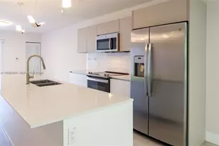 2555 NE 193rd St, Miami, FL 33180 - Photo 1