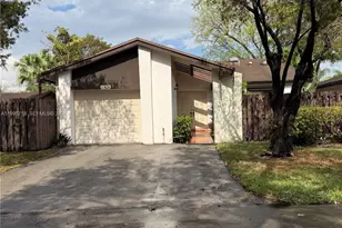 10828 SW 132nd Cir Ct, Miami, FL 33186 - Photo 1
