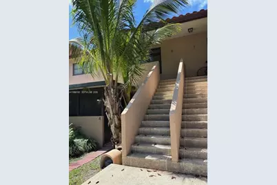 9050 Jacaranda Ln #8, Plantation, FL 33324 - Photo 1