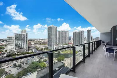 68 SE 6th St #2104, Miami, FL 33131 - Photo 1
