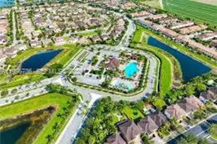 571 SE 37th Pl, Homestead, FL 33033 - Photo 1
