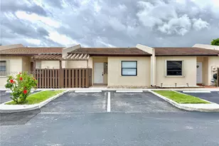 9254 NW 18th St, Pembroke Pines, FL 33024 - Photo 1