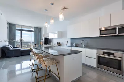 88 SW 7th St #4106, Miami, FL 33130 - Photo 3