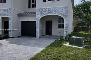 1010 SE 26th Ter, Homestead, FL 33035 - Photo 1