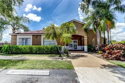 1129 Lake Victoria Dr #F, West Palm Beach, FL 33411 - Photo 1