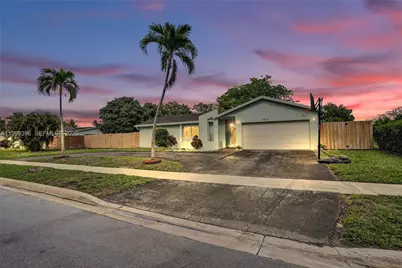460 SW 66th Ave, Margate, FL 33068 - Photo 1