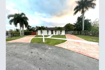 1666 SW 3rd Ct, Homestead, FL 33030 - Photo 1