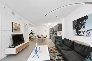 31 SE 6th St, Miami, FL 33131 - Photo 1