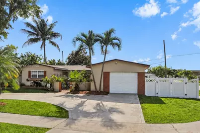 600 SW 67th Ave, Pembroke Pines, FL 33023 - Photo 1