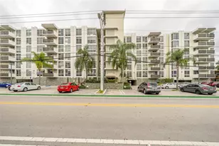 9800 W Bay Harbor Dr, Bay Harbor Islands, FL 33154 - Photo 1