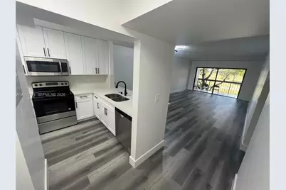 10317 NW 9th St. Cir. #202, Miami, FL 33172 - Photo 1