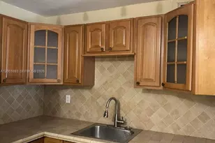 10383 N Kendall Dr, Miami, FL 33176 - Photo 1