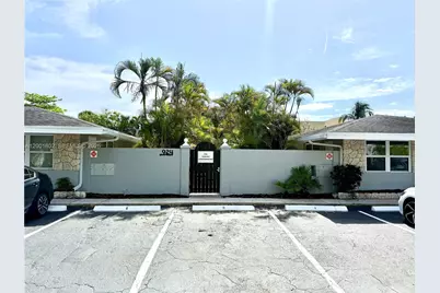 924 NE 17th Ter #1, Fort Lauderdale, FL 33304 - Photo 1