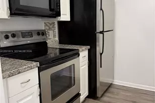 800 SW 131st Ave, Pembroke Pines, FL 33027 - Photo 1