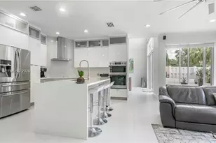 321 SW 194th Ave, Pembroke Pines, FL 33029 - Photo 1