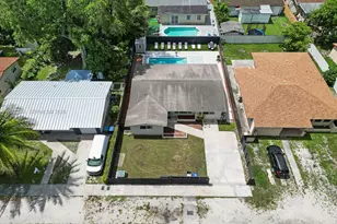 560 NE 161st St, Miami, FL 33162 - Photo 1