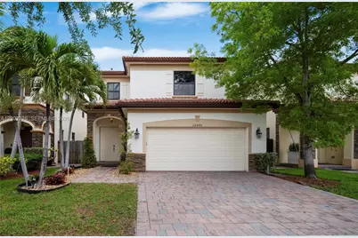 10045 NW 86th Ter, Doral, FL 33178 - Photo 1