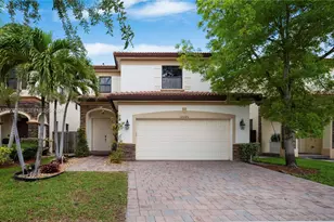 10045 NW 86th Terrace, Doral, FL 33178 - Photo 1