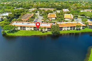390 Lakeview Dr, Weston, FL 33326 - Photo 1