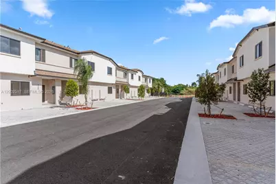 420 SW 1st St #1, Florida City, FL 33034 - Photo 1